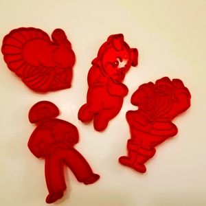 4 holiday cookie cutter